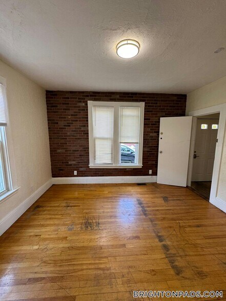 Building Photo - 44 Winship St