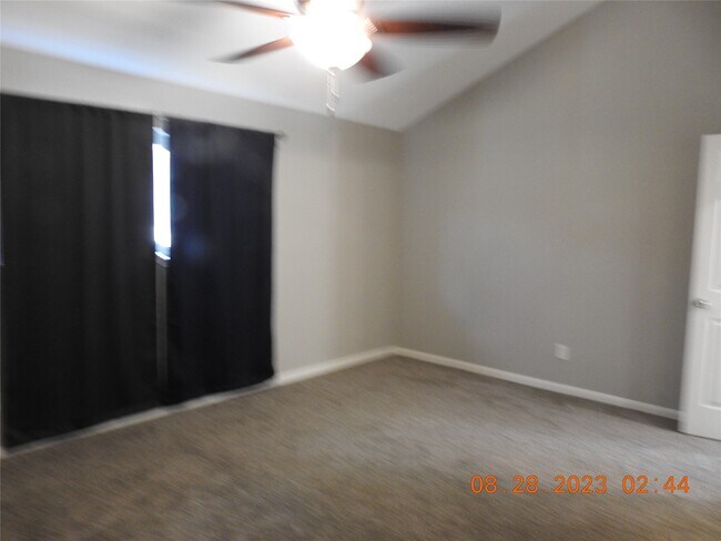 Building Photo - 22 Chapparal Ct