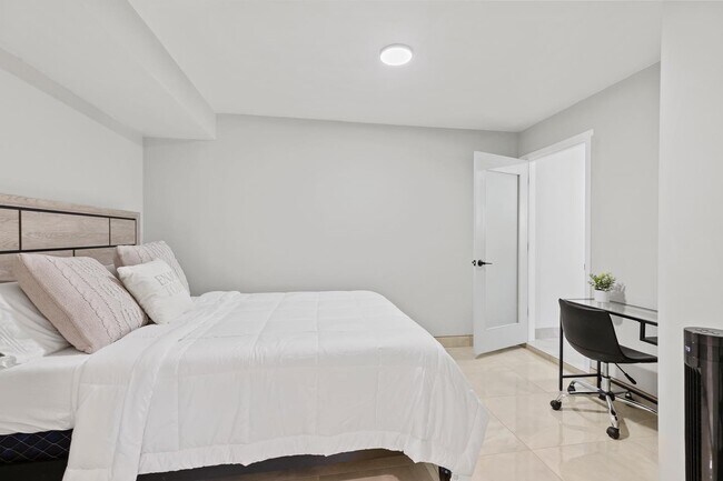 1st bedroom - 6038 W 75th St