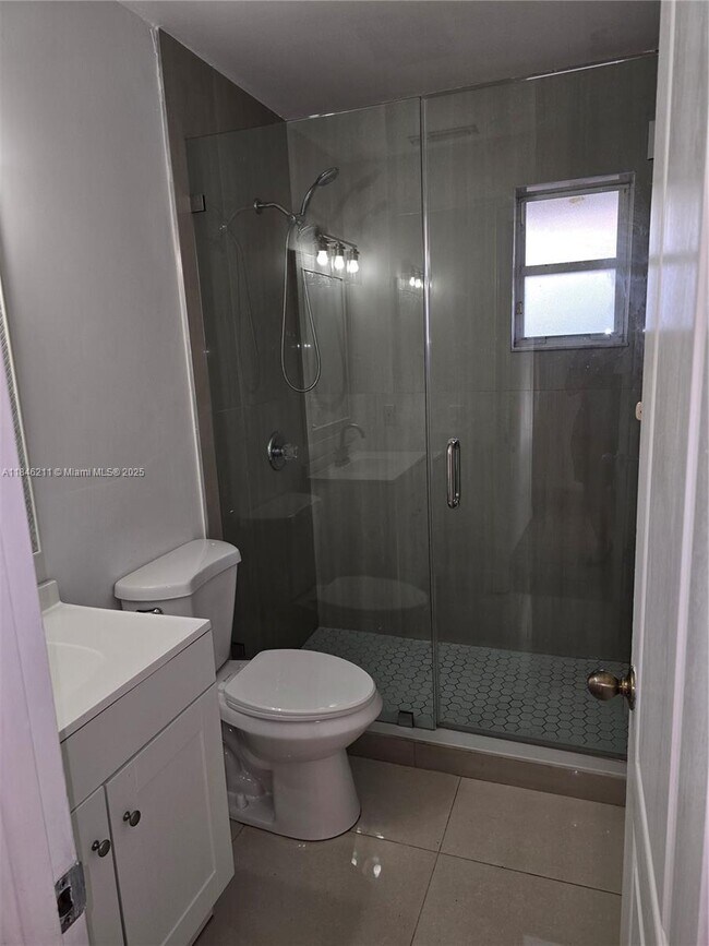 Building Photo - 14300 SW 152nd Pl