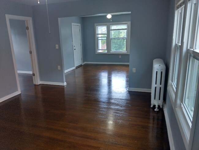 Building Photo - 46 Stonington St