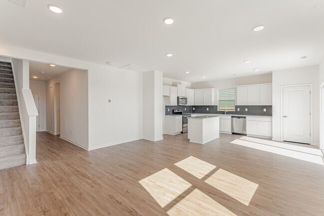 Building Photo - 4 Bed 3 Bath New Build! Available Now!