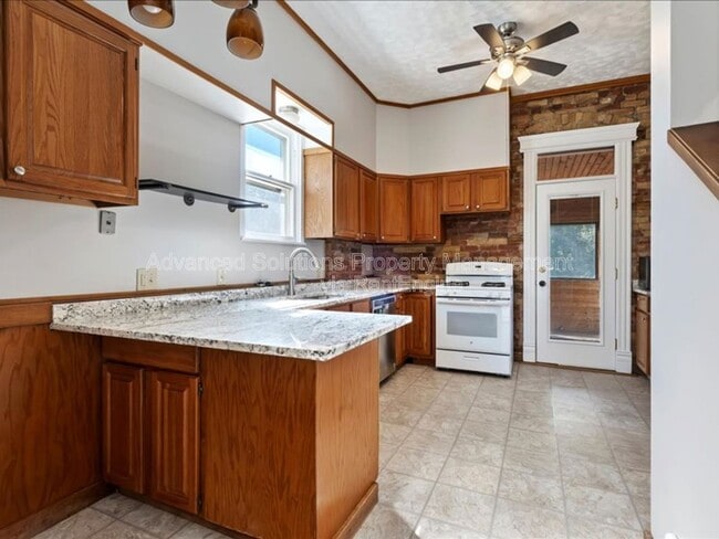 Building Photo - 1120 E 600 S