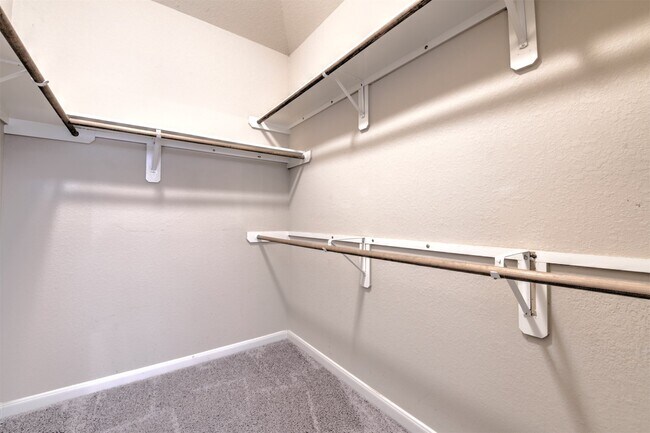 Building Photo - 17106 Tupelo Garden Cir