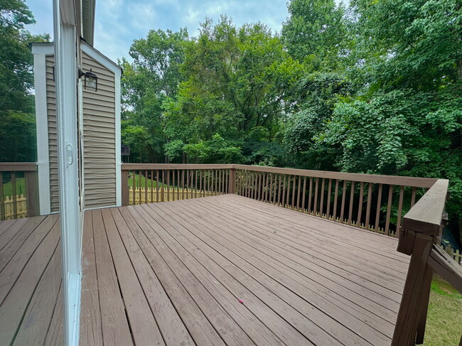 Building Photo - 9148 Hillston Ridge Rd