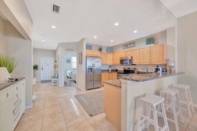 Building Photo - 530 S Gulfview Blvd