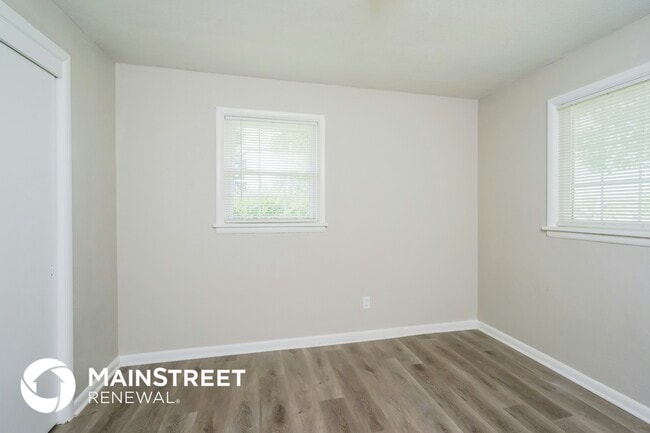 Building Photo - 6102 Jessamine Ln
