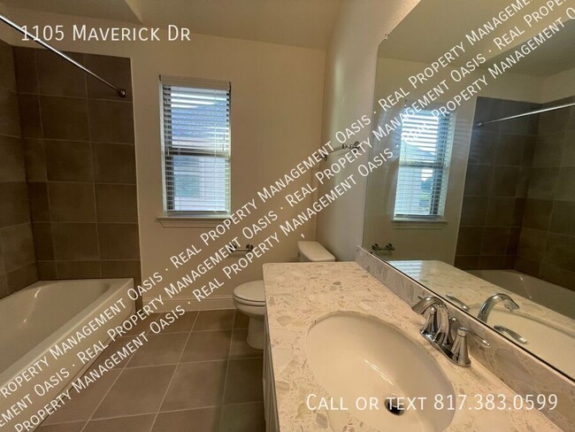 Building Photo - 1105 Maverick Dr