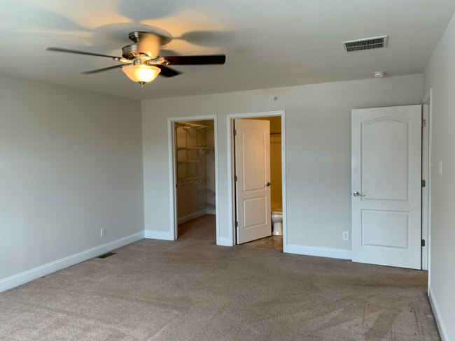 Building Photo - 1244 Kings Hwy