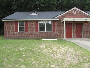 Building Photo - 135 Highland Ave
