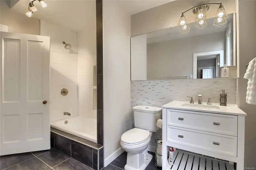 Bathroom - 2119 S Sherman St