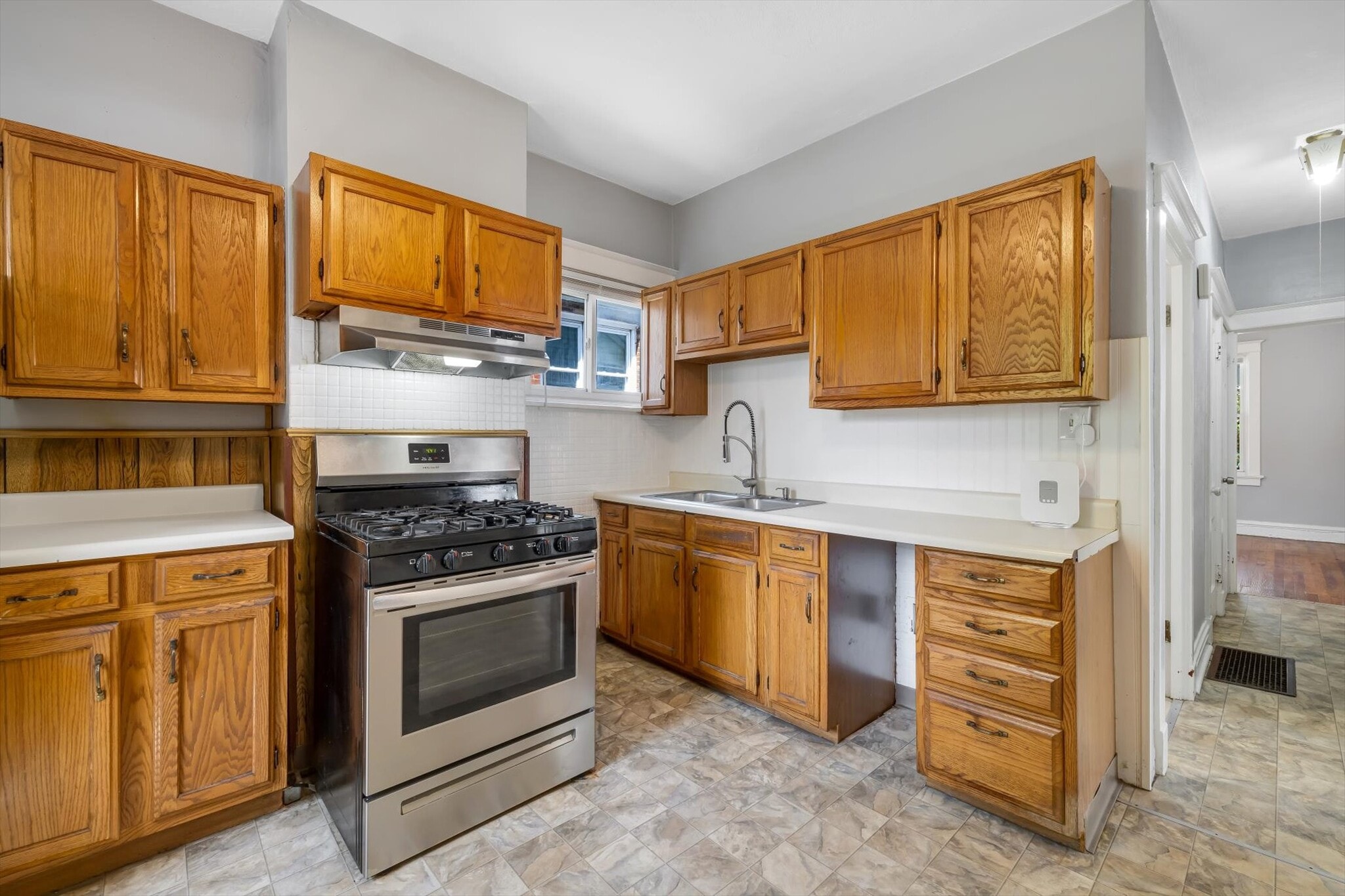 Building Photo - 1223 Gruner pl