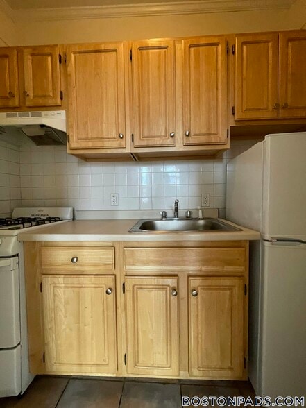 Building Photo - 441 Cambridge St