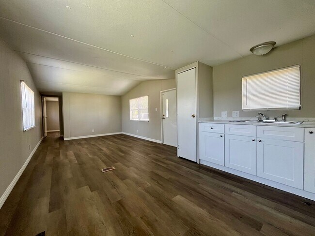 Building Photo - ***ADULT COMMUNITY***  2 Bed/2 Bath in Tho...