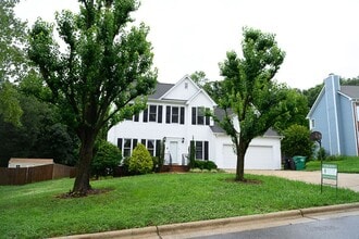 Building Photo - Wonderful and Spacious 3 bedroom home 2.5 bath in High Point with 2 car garage and large fenced-i...