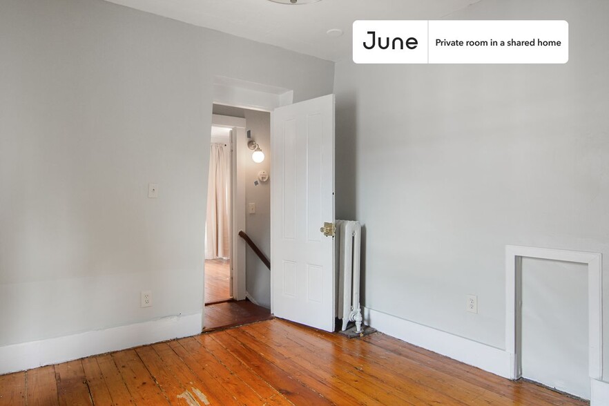 Building Photo - Private bedroom in 4 bed/2.5 bath Home