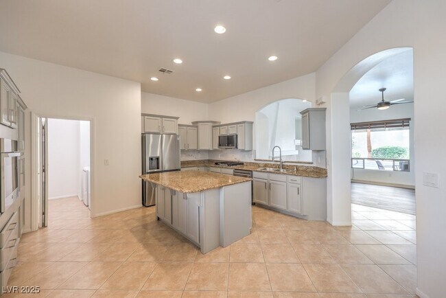 Building Photo - 10640 Warrior Ct