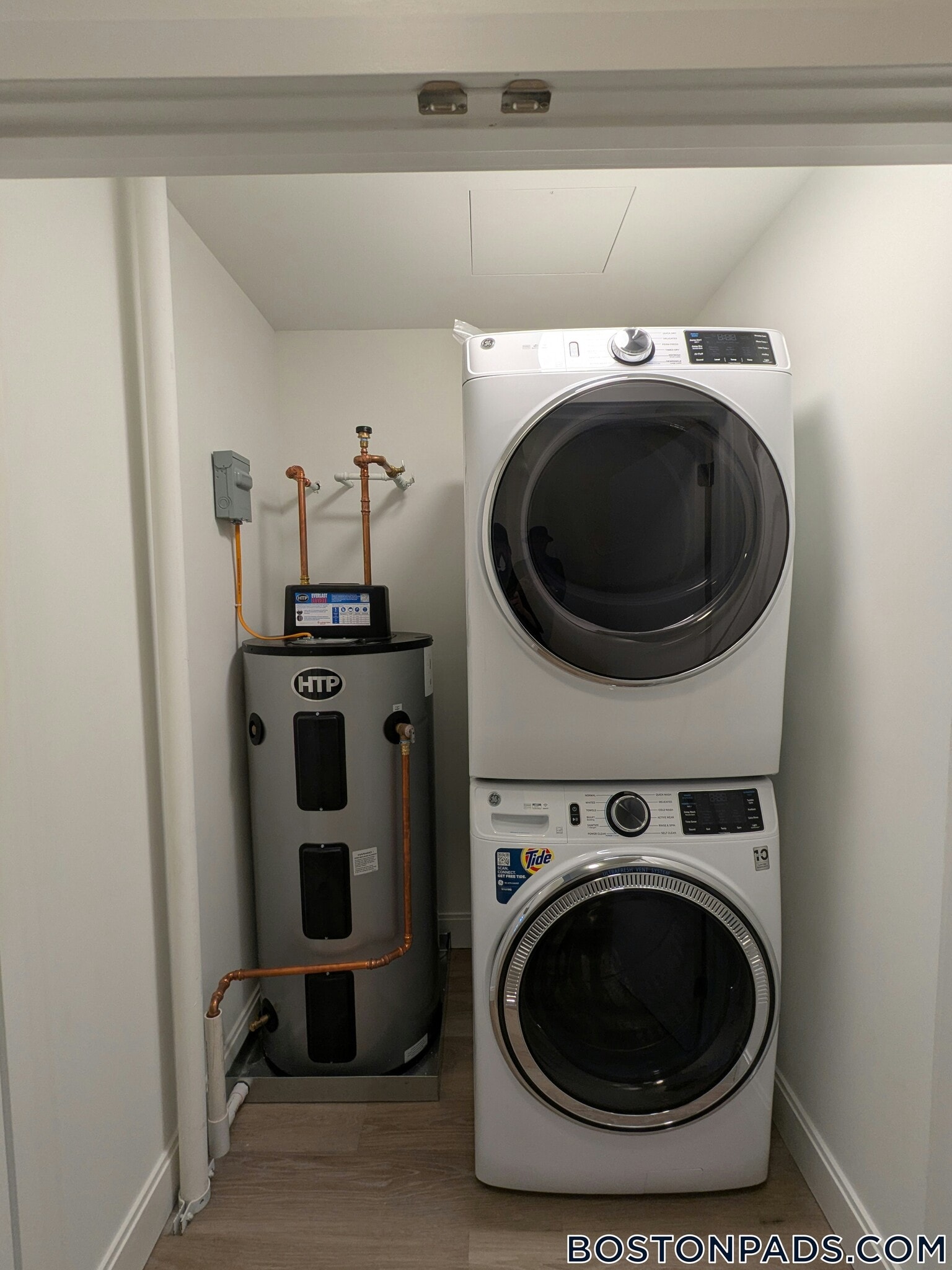 Building Photo - 1079 Commonwealth Ave