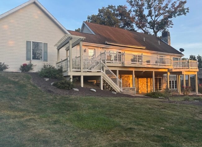 Building Photo - 411 Firehouse Rd