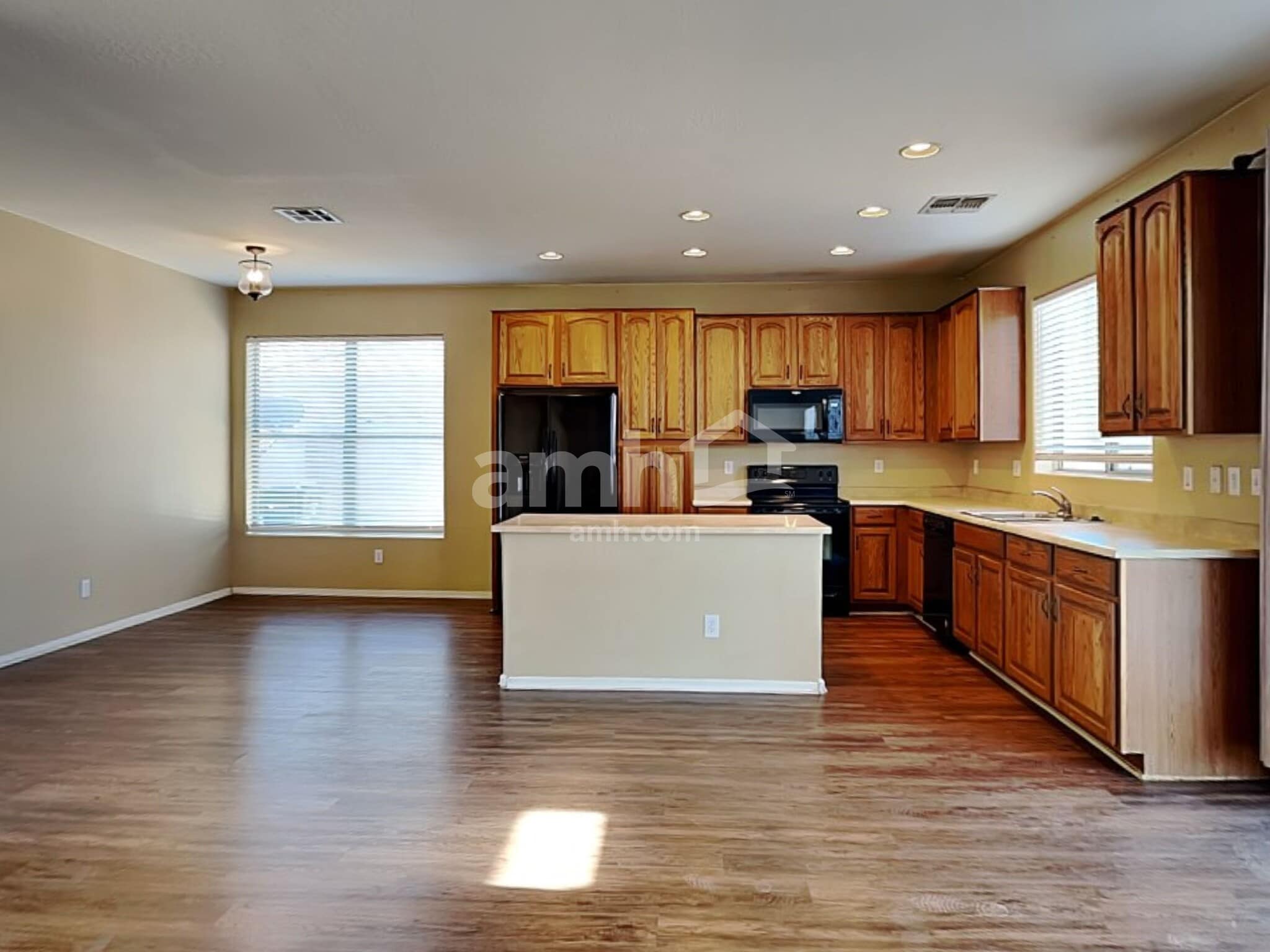 Building Photo - 3708 S 100th Glen