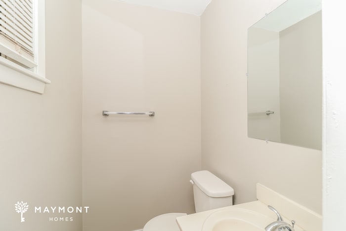 Building Photo - 421 Monica Ln