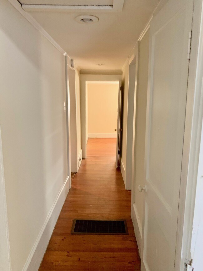 Building Photo - 179 Park Ave