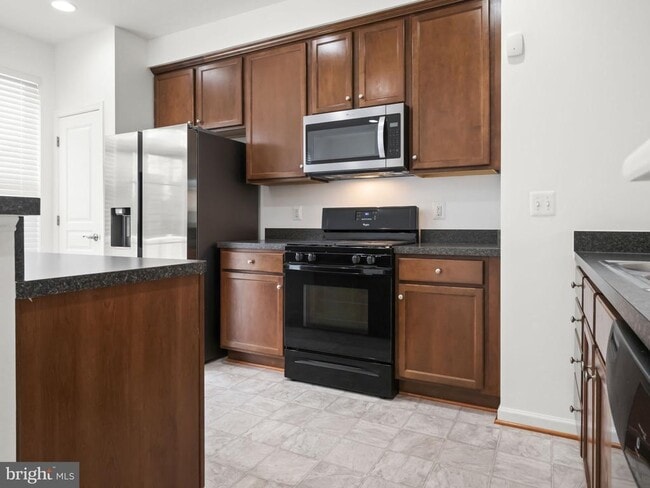 Building Photo - 43578 Marguerite Way