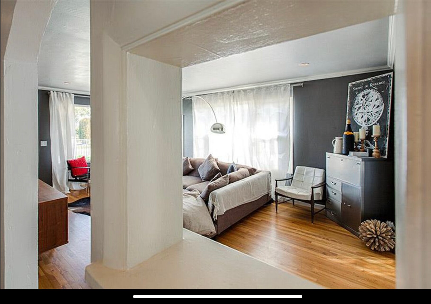 Living Room - 406 English Ave