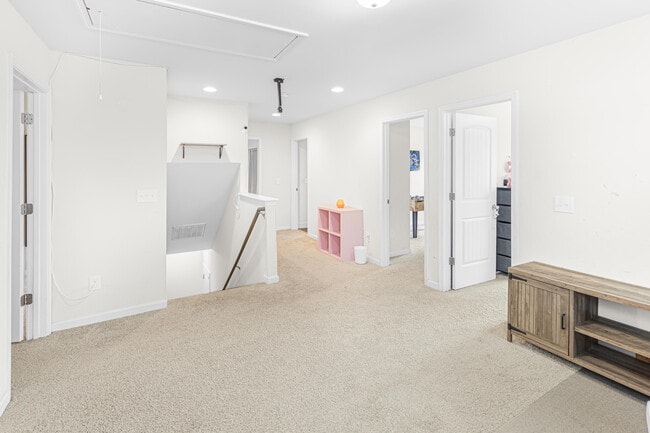 Building Photo - 4105 Thimbleberry Dr