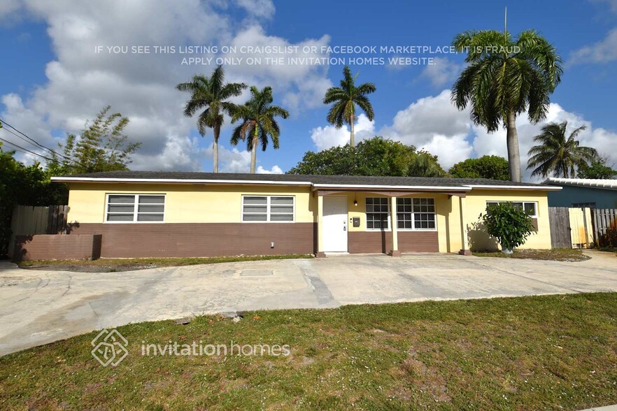 Primary Photo - 2081 SW 27th Ave