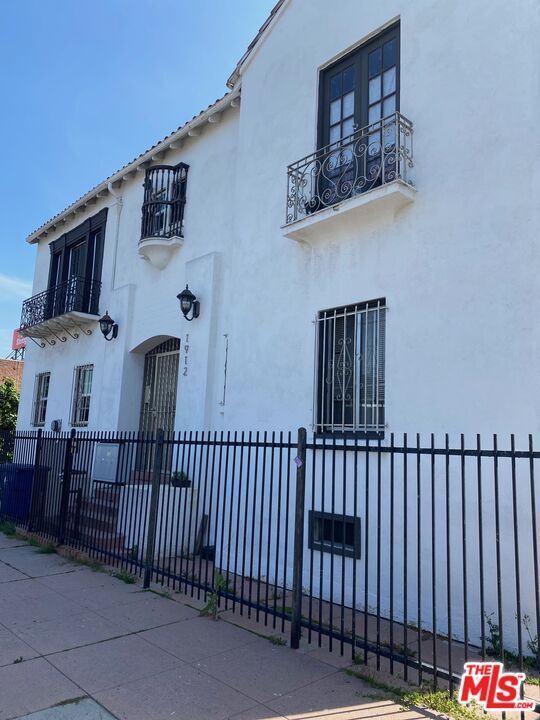 Building Photo - 1912 7th Ave