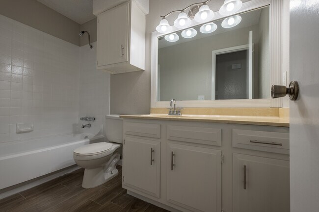 Building Photo - Charming 3-Bedroom, 2-Bath Home in Anderson Mill – Prime Northwest Austin Location!