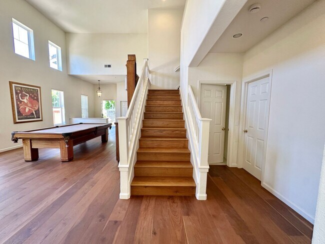 Building Photo - Large 5bd/3ba 3500sqft Home in Hamilton, Novato