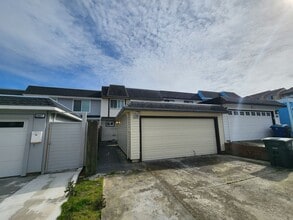 Building Photo - Updated 4 bedroom home