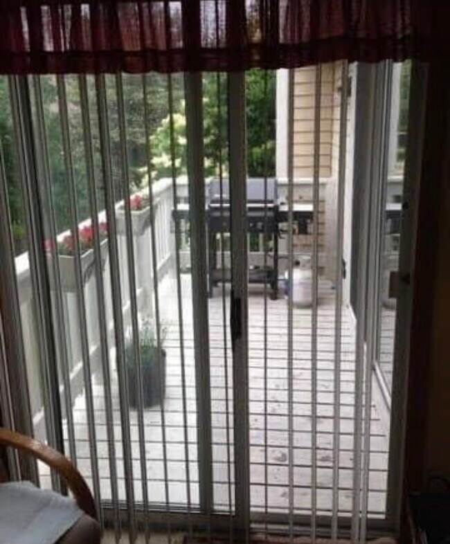 Building Photo - 345 Pembroke Ct