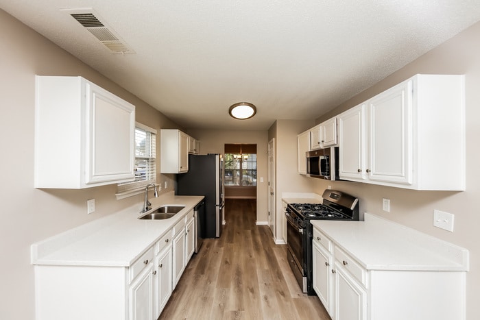 Building Photo - 3022 Summer Breeze Dr