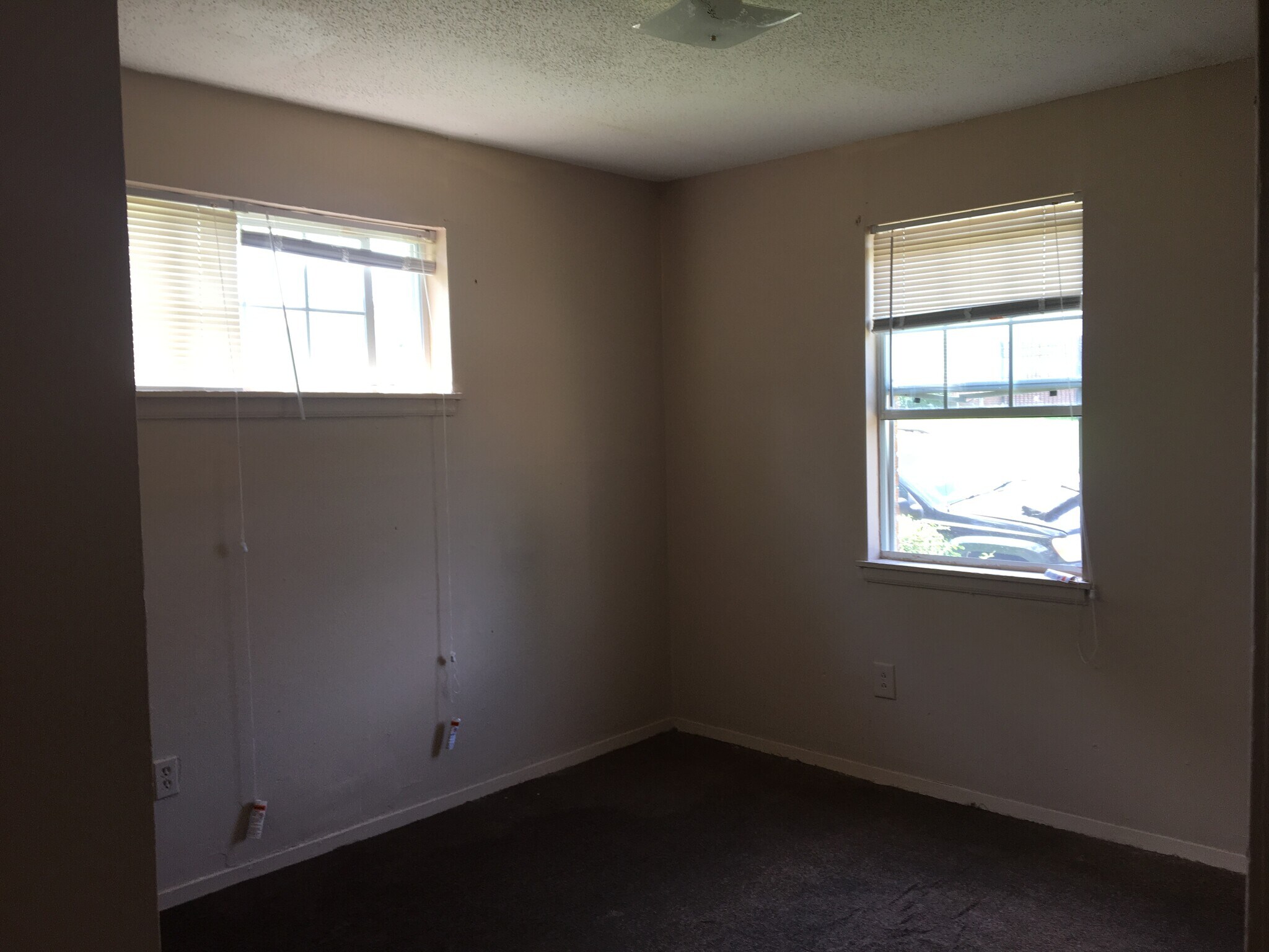 Building Photo - 2563 Peres Ave