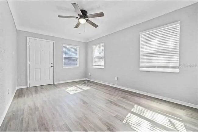 Building Photo - 2904 Emerson Ave S