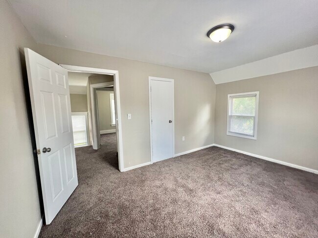 Building Photo - 812 Woodward Ave