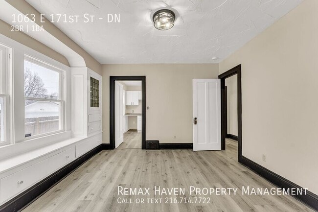 Building Photo - 1063 E 171st St