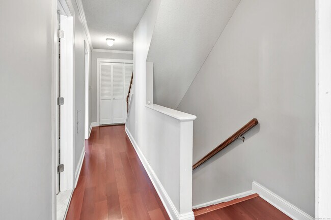 Building Photo - 66 Westview Terrace