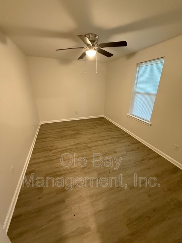 Building Photo - 3212 Riverside Dr