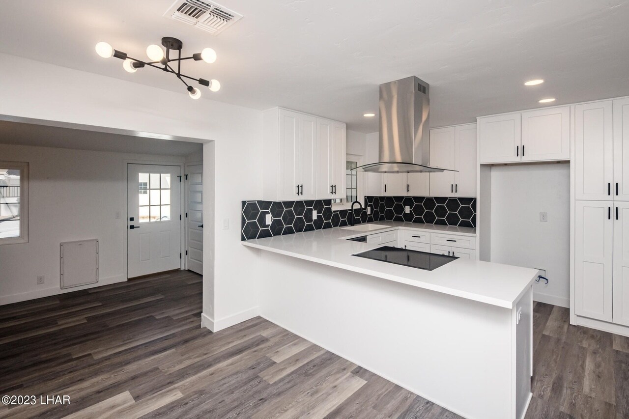 Building Photo - 3705 Challenger Dr