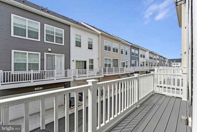Building Photo - 14803 Retreat Blvd