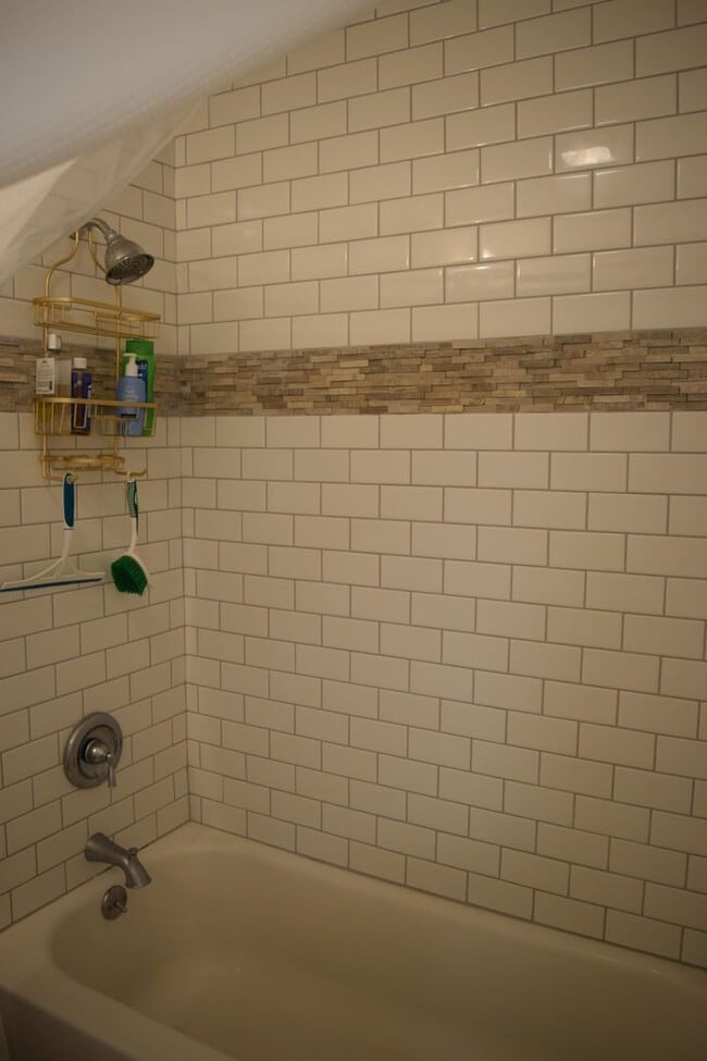 Building Photo - Haleakala Gardens Furnished ground floor 3bd 2ba