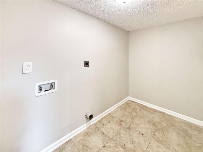 Building Photo - 1543 Hillhaven Dr