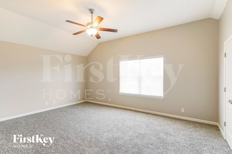 Building Photo - 1924 Albarado Trl