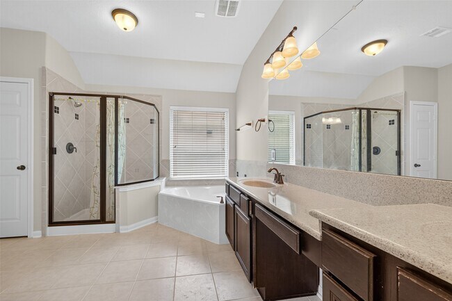 Building Photo - 15918 Keystone Ridge Ln