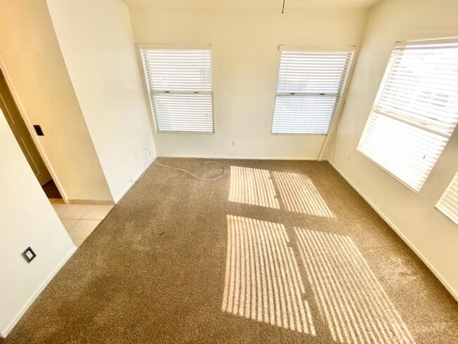 Building Photo - SPECTACULAR 2 STORY HOME 3 BEDROOM 2.5 BAT...