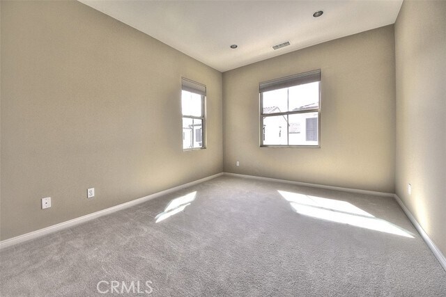 Building Photo - 46 Larkfield